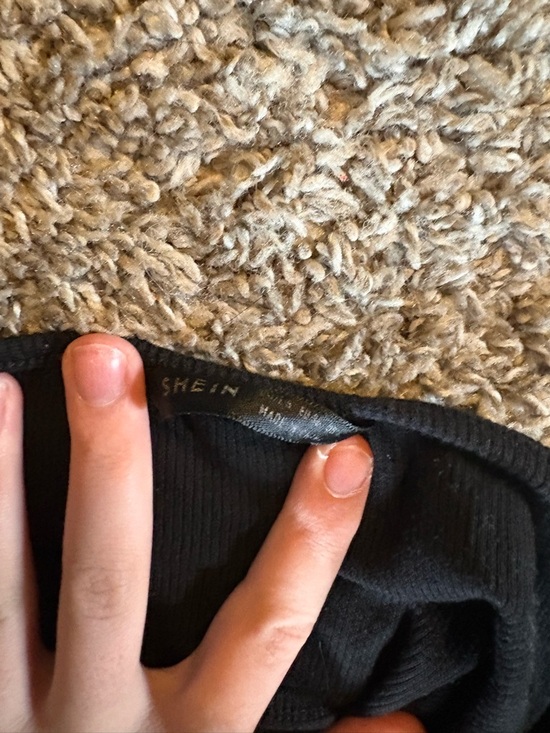 SHEIN Black Ribbed Contrast-Stitch Cami - Picture 3 of 3